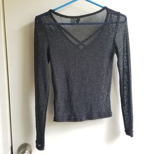 Nwot Black/gold vneck criss cross long sleeved top